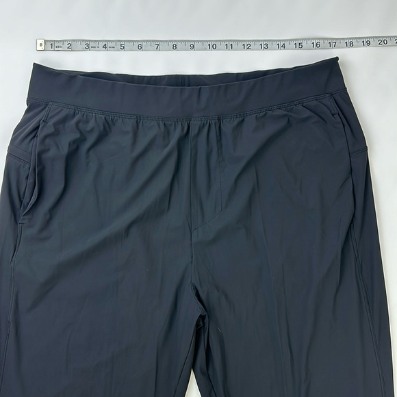 all in motion Men’s light heavyweight Joggers. Black. Large. Zipper Ankles. - Picture 2 of 7